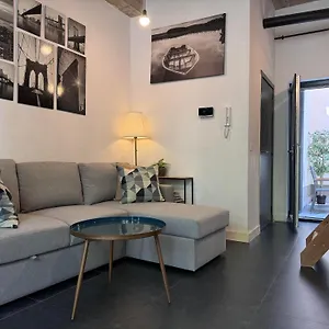 Modern Cozy With Backyard Accommodatie bij particulieren